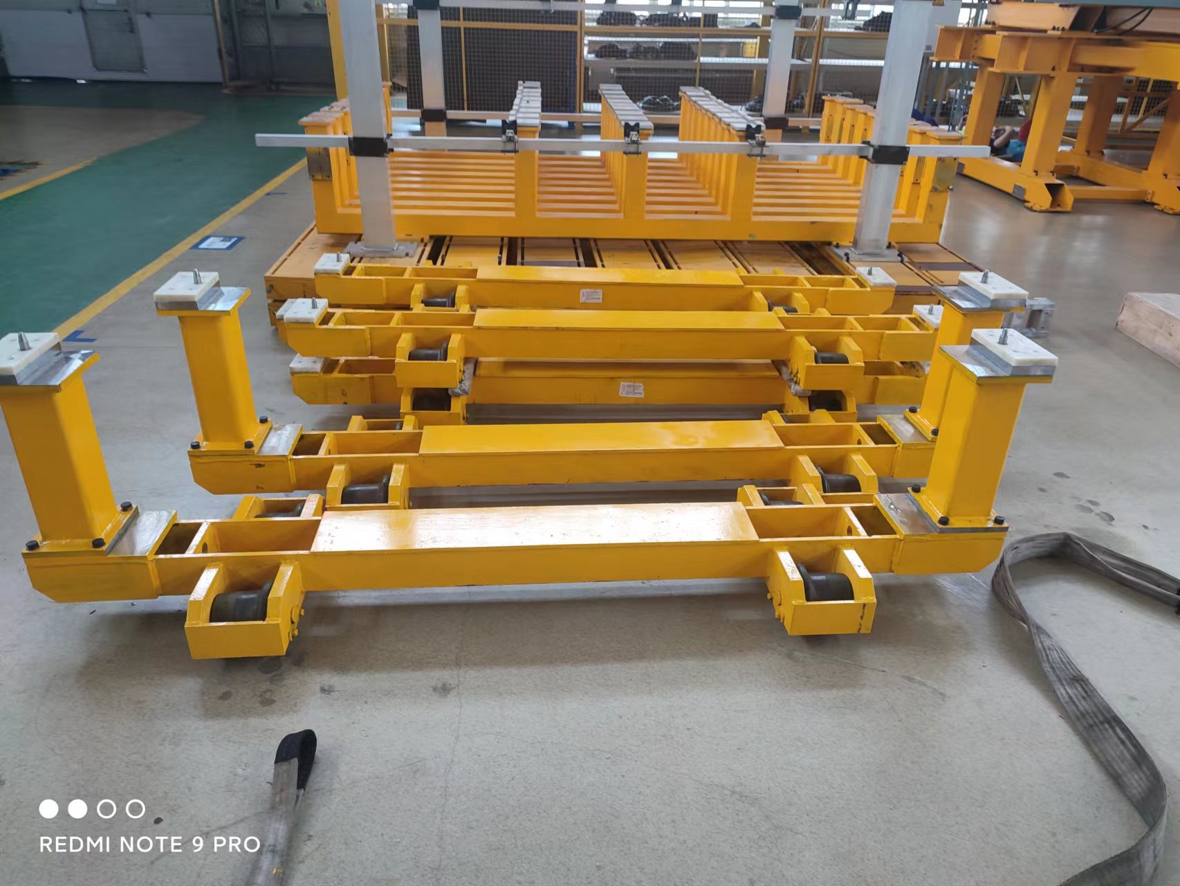 Маленькая вспомогательная ложная тележка